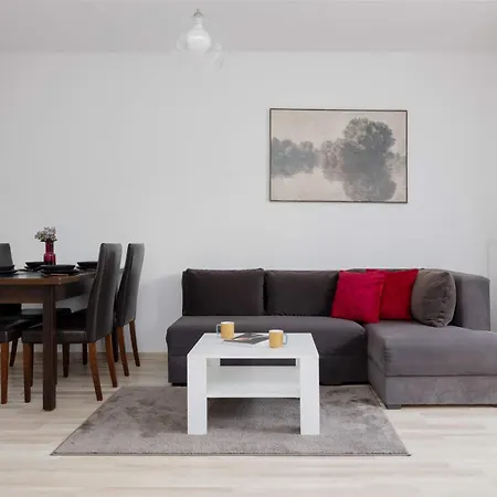 Modern With A Garden And A Workspace In Wola By Renters * Varsovia
