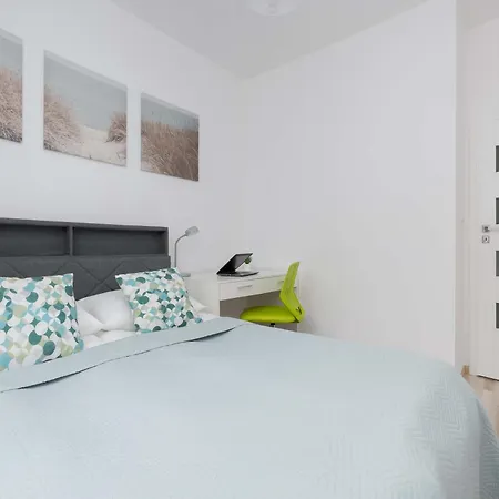 Modern With A Garden And A Workspace In Wola By Renters *
