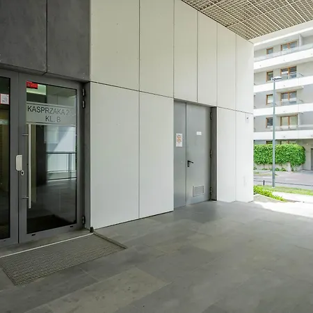 Apartamento Modern With A Garden And A Workspace In Wola By Renters *