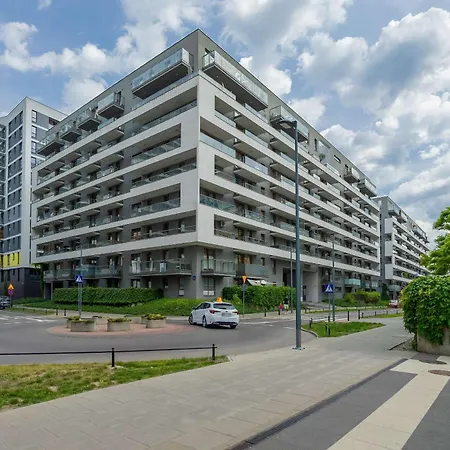 Modern With A Garden And A Workspace In Wola By Renters Apartamento *