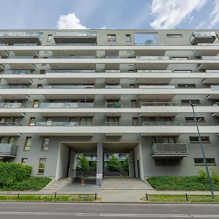 Apartamento Modern With A Garden And A Workspace In Wola By Renters Varsovia
